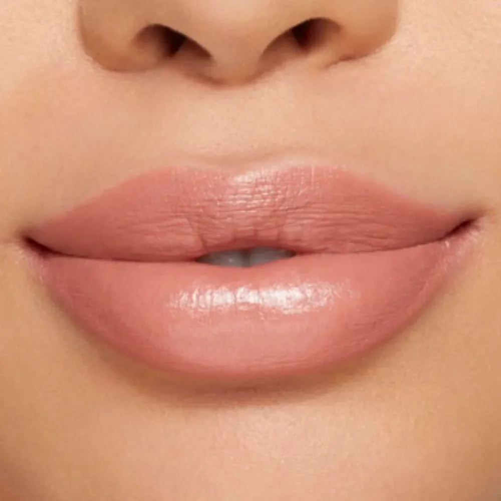 KYLIE JENNER CRÈME LIPSTICK “IF LOOKS COULD KILL” #613